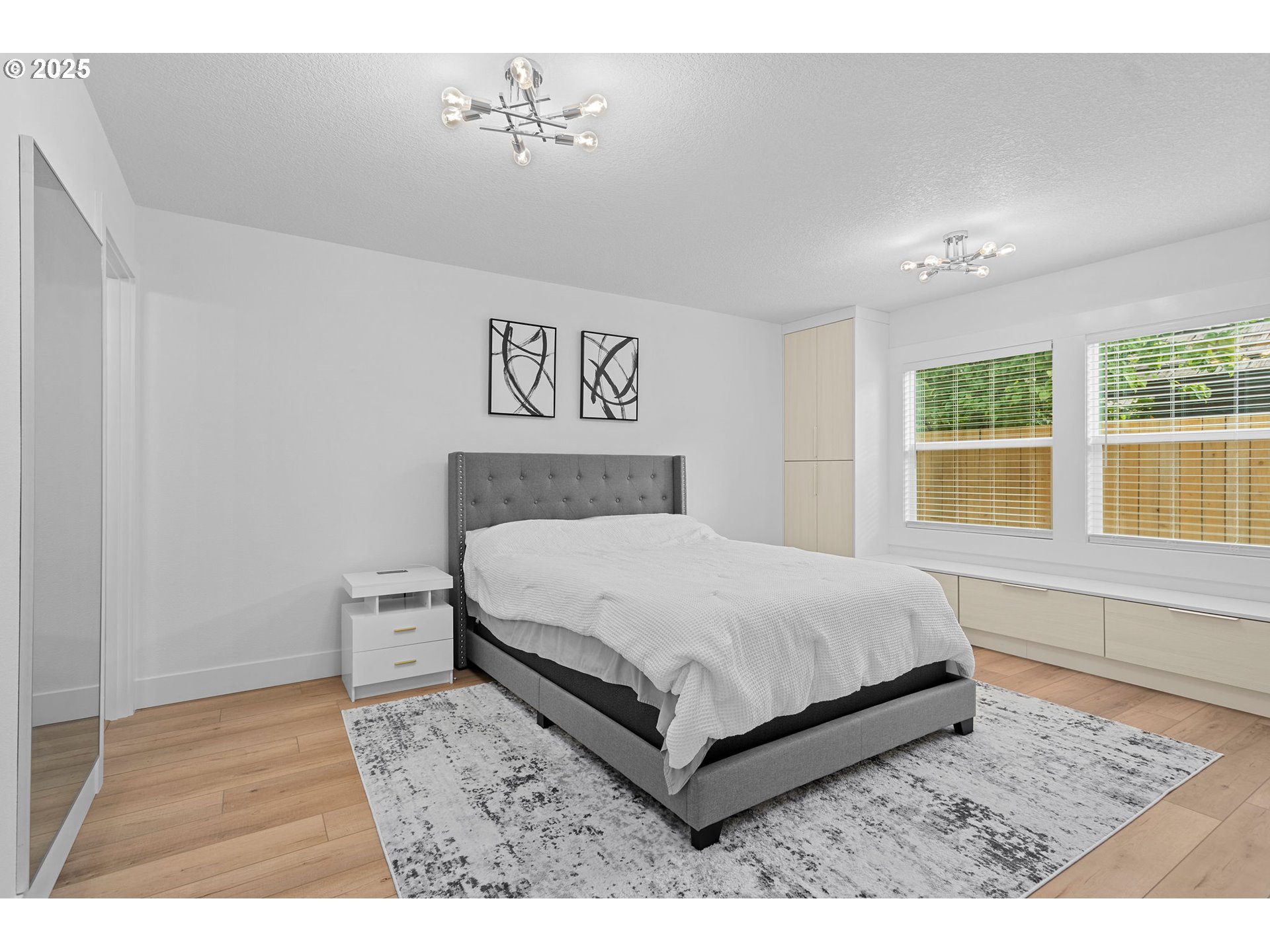 207 Phoenix Way Vancouver, WA 98661 - Photo 26 of 48 a spacious bedroom with a bed and a window