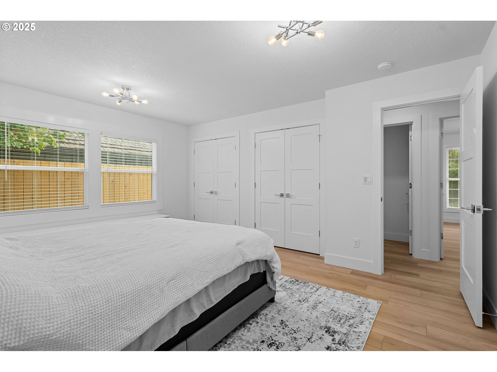 207 Phoenix Way Vancouver, WA 98661 - Photo 27 of 48 a bedroom with a bed and a cabinets