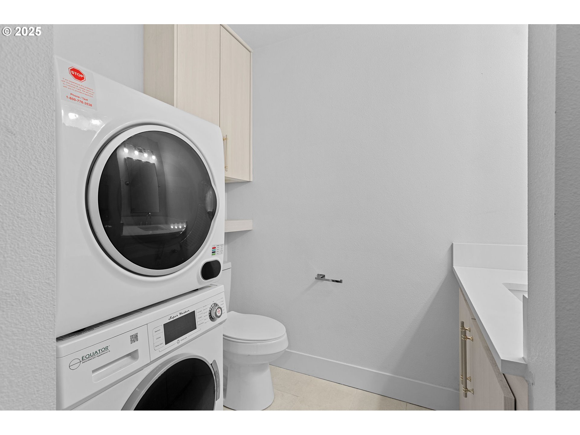 207 Phoenix Way Vancouver, WA 98661 - Photo 37 of 48 a bathroom with a toilet and a sink