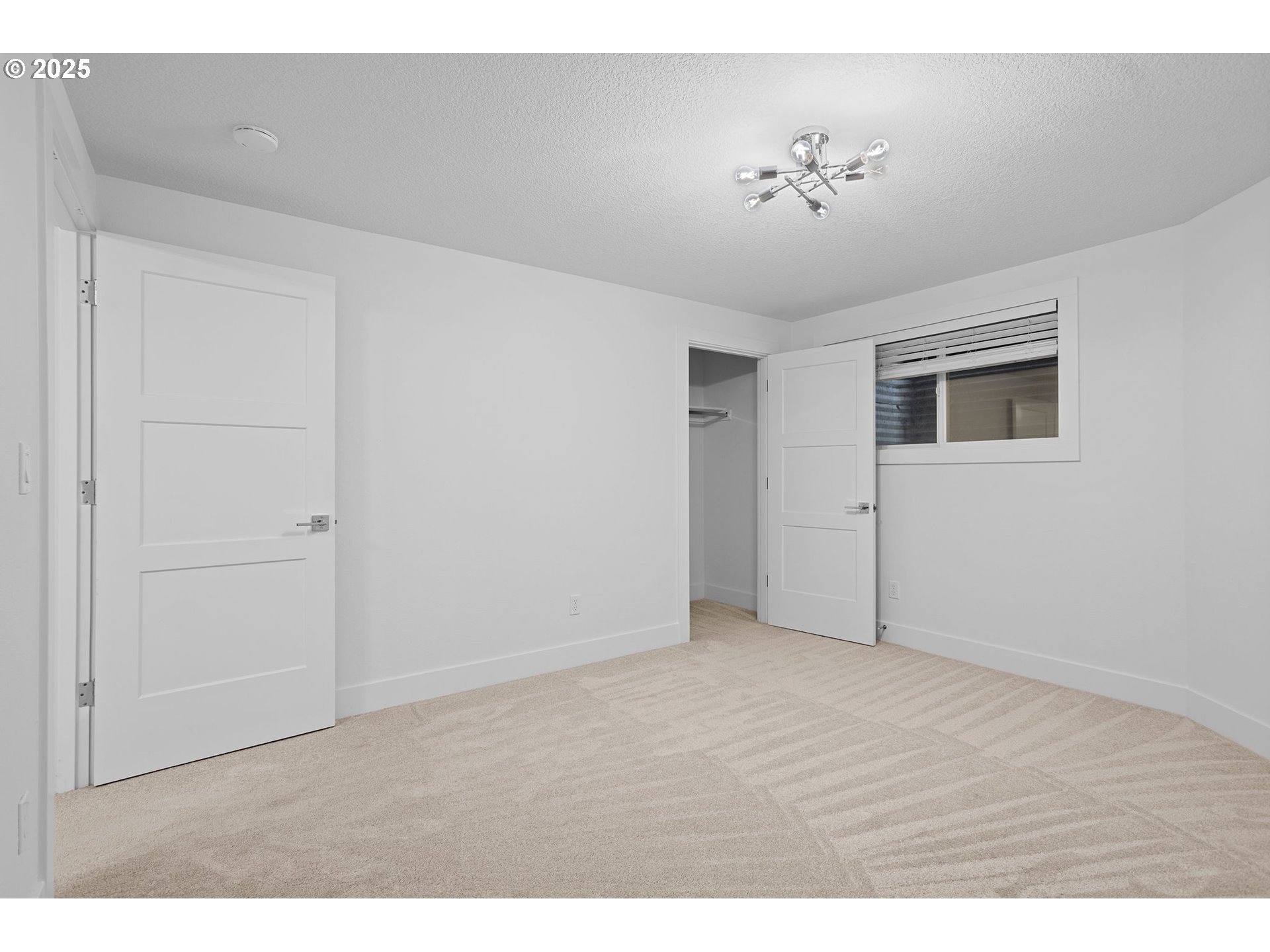 207 Phoenix Way Vancouver, WA 98661 - Photo 41 of 48 a view of an empty room with a window