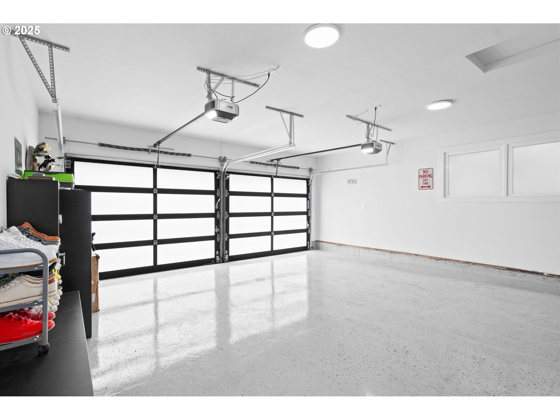 207 Phoenix Way Vancouver, WA 98661 - Photo 44 of 48 a view of a livingroom with a ceiling fan and window
