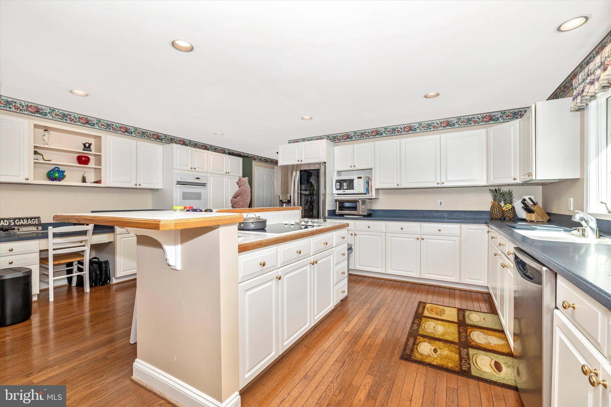 3485 Lawndale Road Reisterstown, MD 21136 - Photo 11 of 59 Oversized Eat In Kitchen