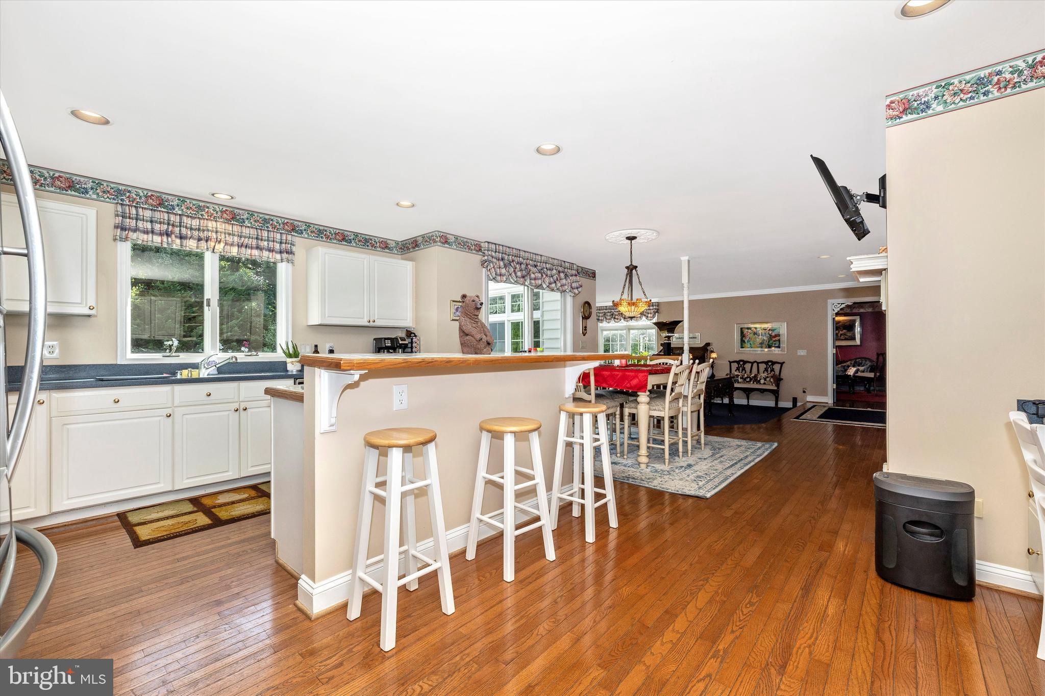 3485 Lawndale Road Reisterstown, MD 21136 - Photo 12 of 59 Oversized Eat In Kitchen