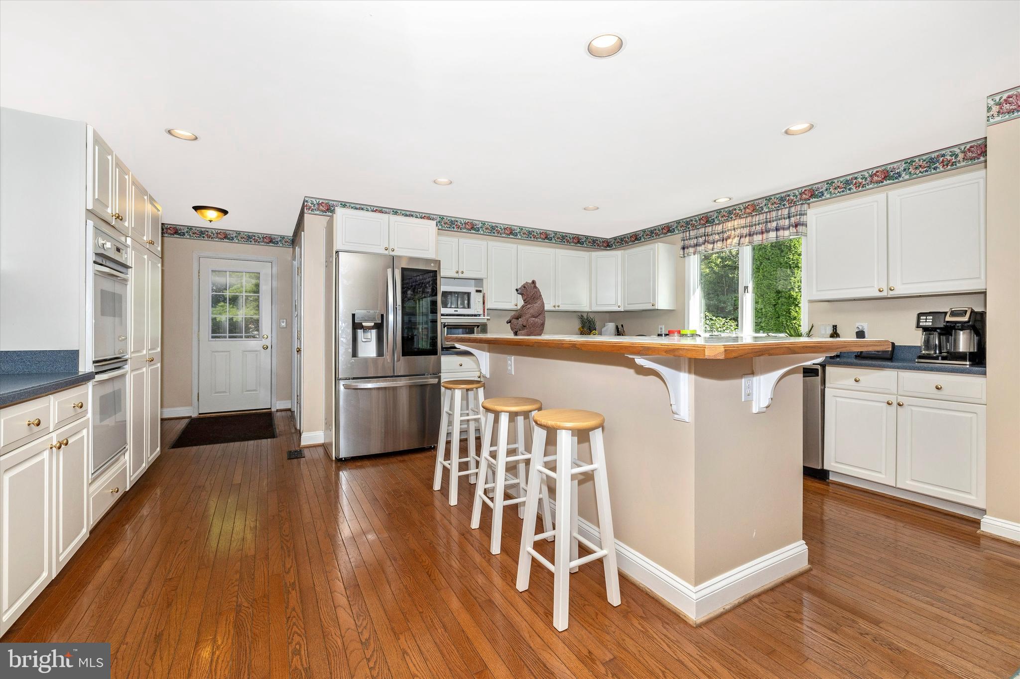 3485 Lawndale Road Reisterstown, MD 21136 - Photo 10 of 59 Oversized Eat In Kitchen
