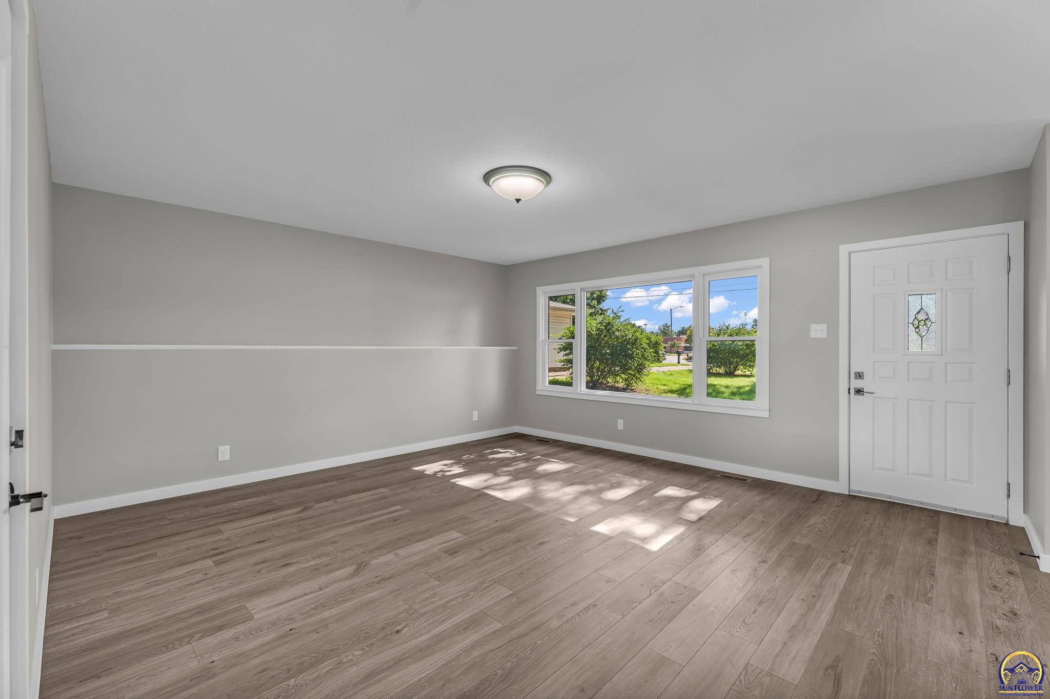 1900 Southwest Fairlawn Road Topeka, KS 66604 - Photo 6 of 34