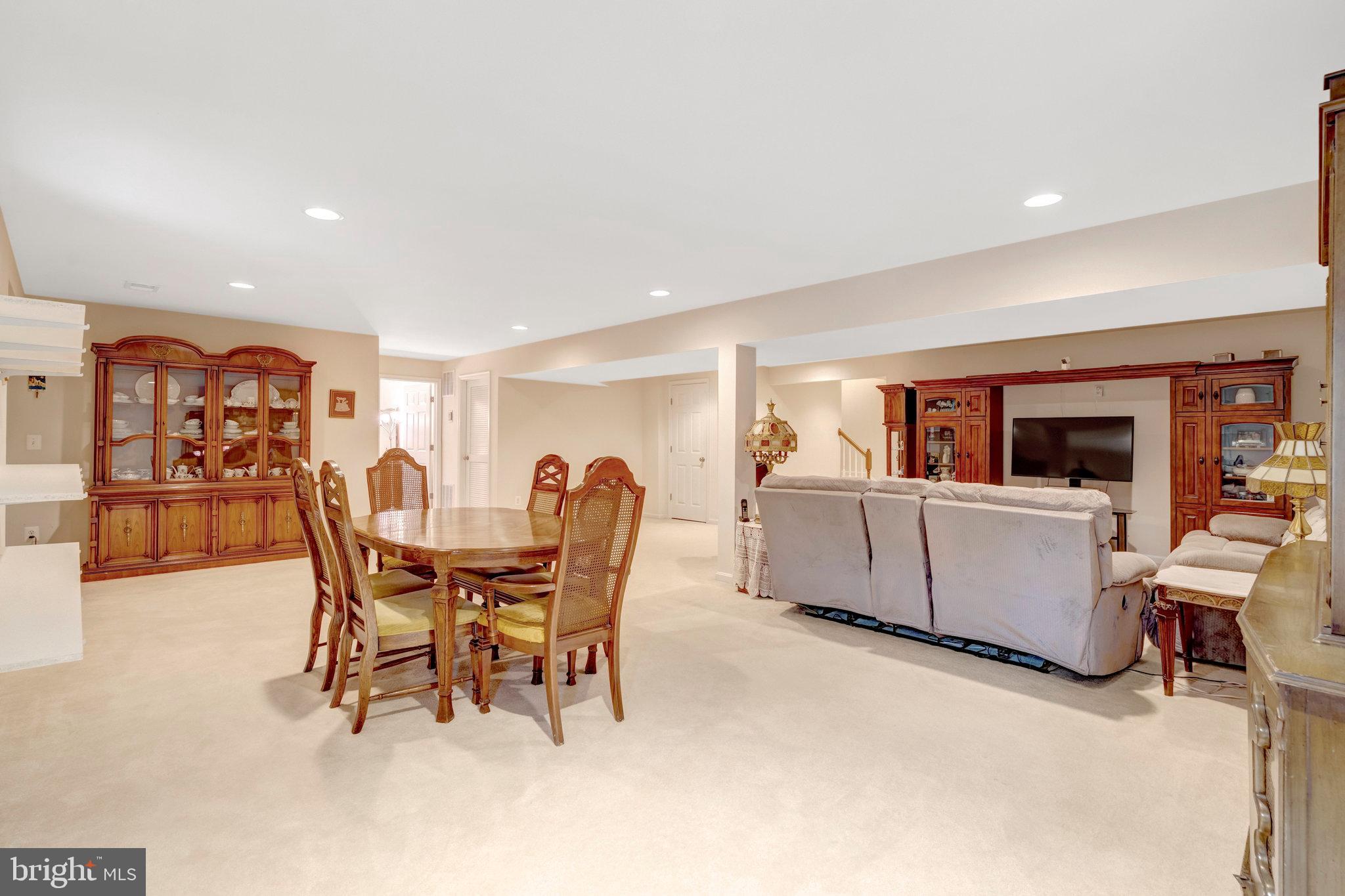 7726 Yalta Way Gainesville, VA 20155 - Photo 32 of 75