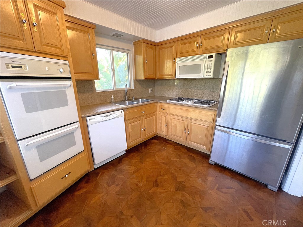 11370 Sunset Boulevard, Unit E Los Angeles, CA 90049 - Photo 11 of 23