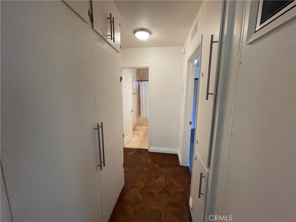 11370 Sunset Boulevard, Unit E Los Angeles, CA 90049 - Photo 13 of 23