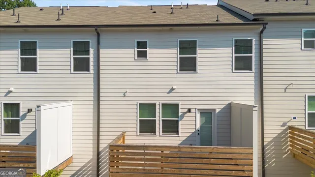 a building view with outdoor space