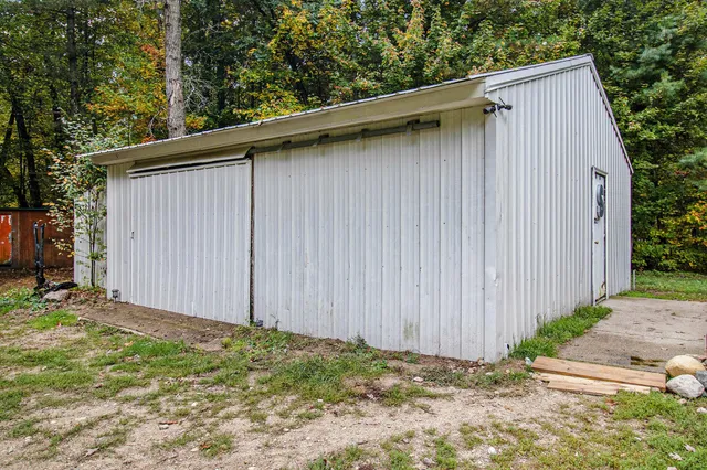 $215,000 | 8833 Paw Paw Trail, Howard City, MI 49329