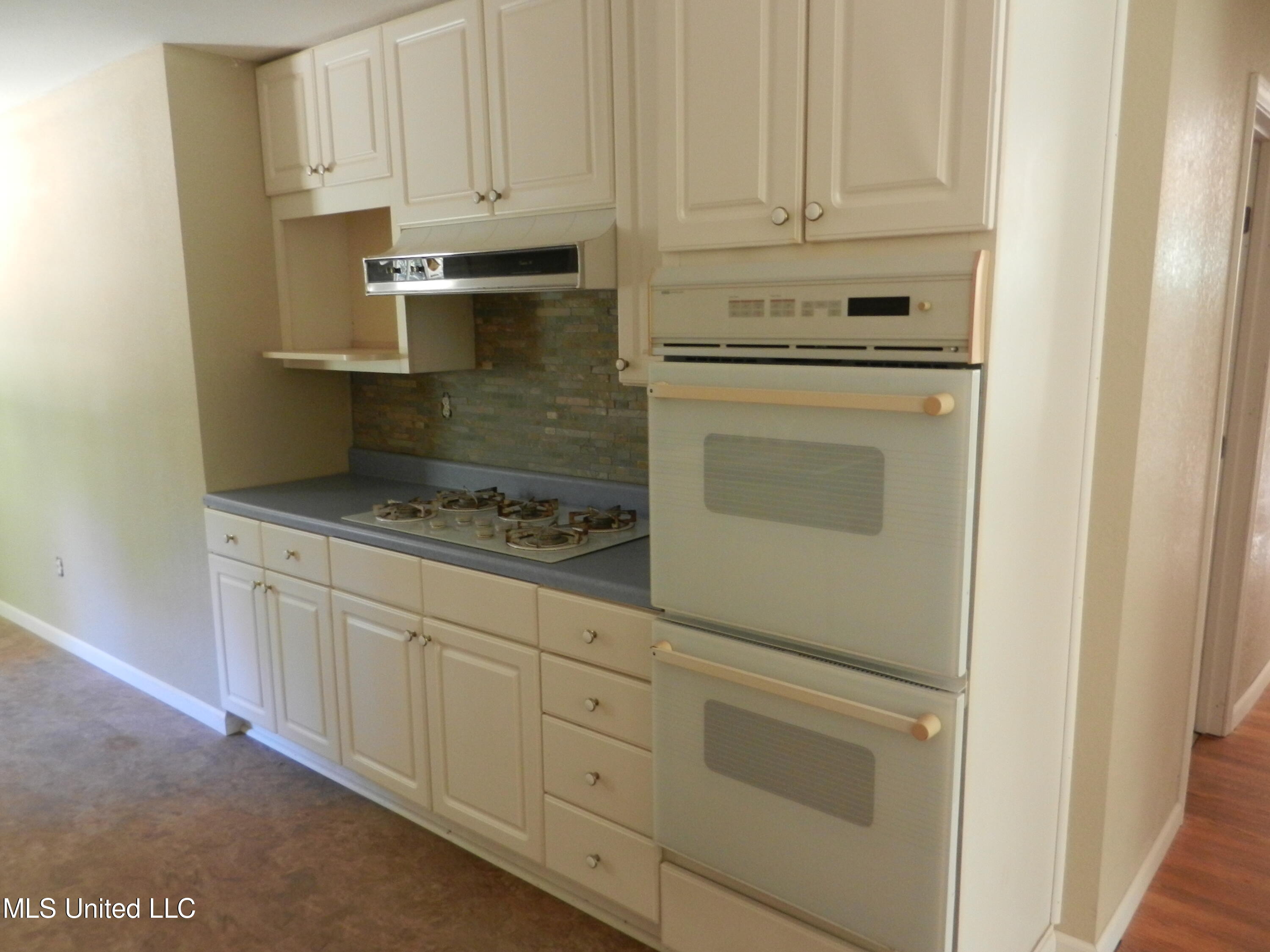 570 Leewood Road Holly Springs, MS 38635 - Photo 14 of 38 DSCN1658