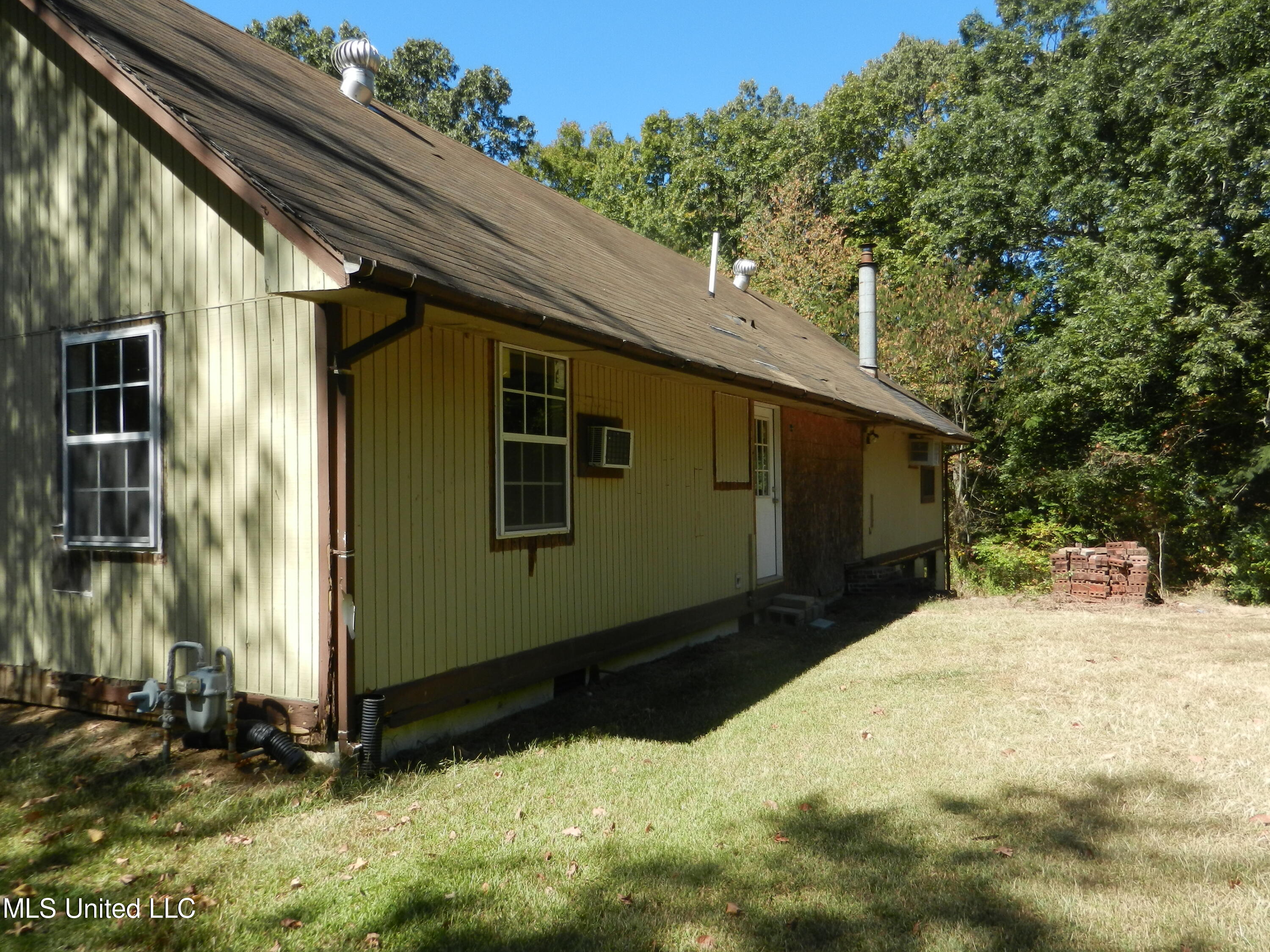 570 Leewood Road Holly Springs, MS 38635 - Photo 8 of 38 DSCN1651