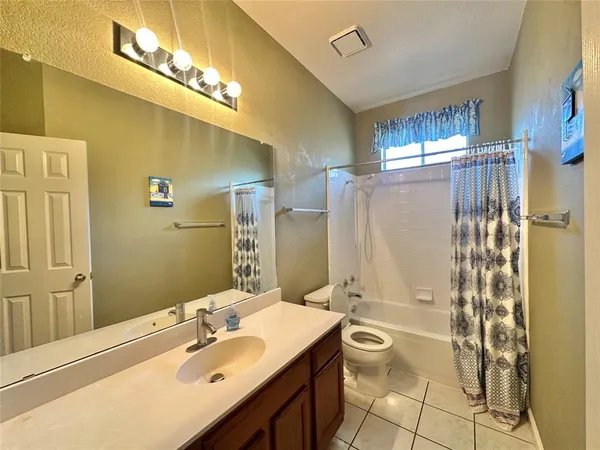$2,300 | 4938 Water Oak Drive, Grand Prairie, TX 75052