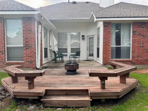 $2,300 | 4938 Water Oak Drive, Grand Prairie, TX 75052