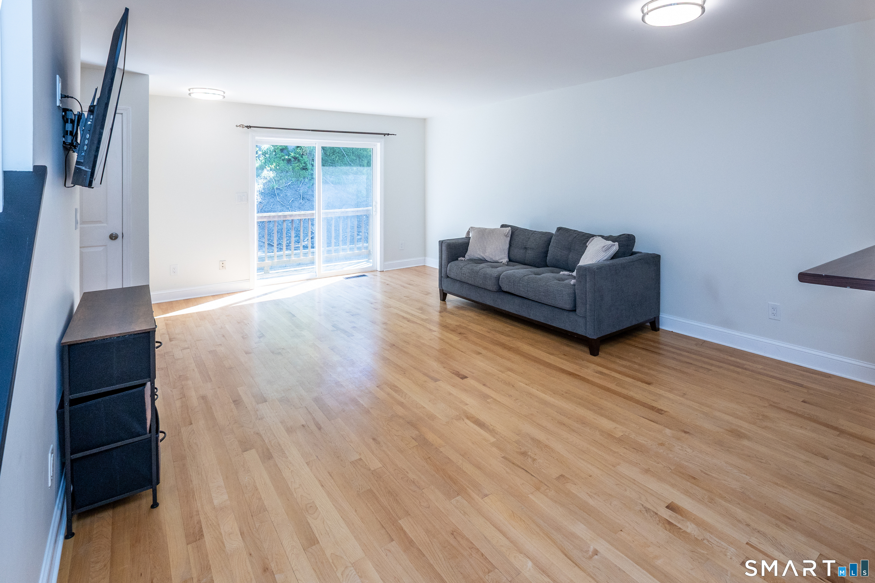 75 Commodore Cmns, Unit 75 Derby, CT 06418 - Photo 7 of 39