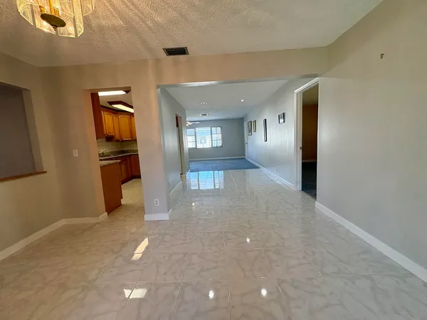 $2,500 | 1508 Southwest 22nd Avenue, Boynton Beach, FL 33426