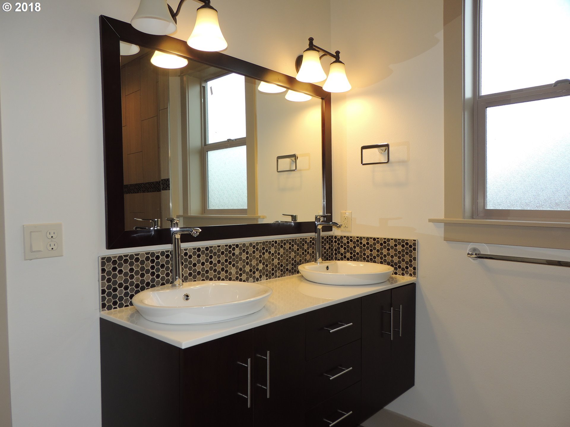 2480 Gable Road St. Helens, OR 97051 - Photo 12 of 25 Bathroom, Attached