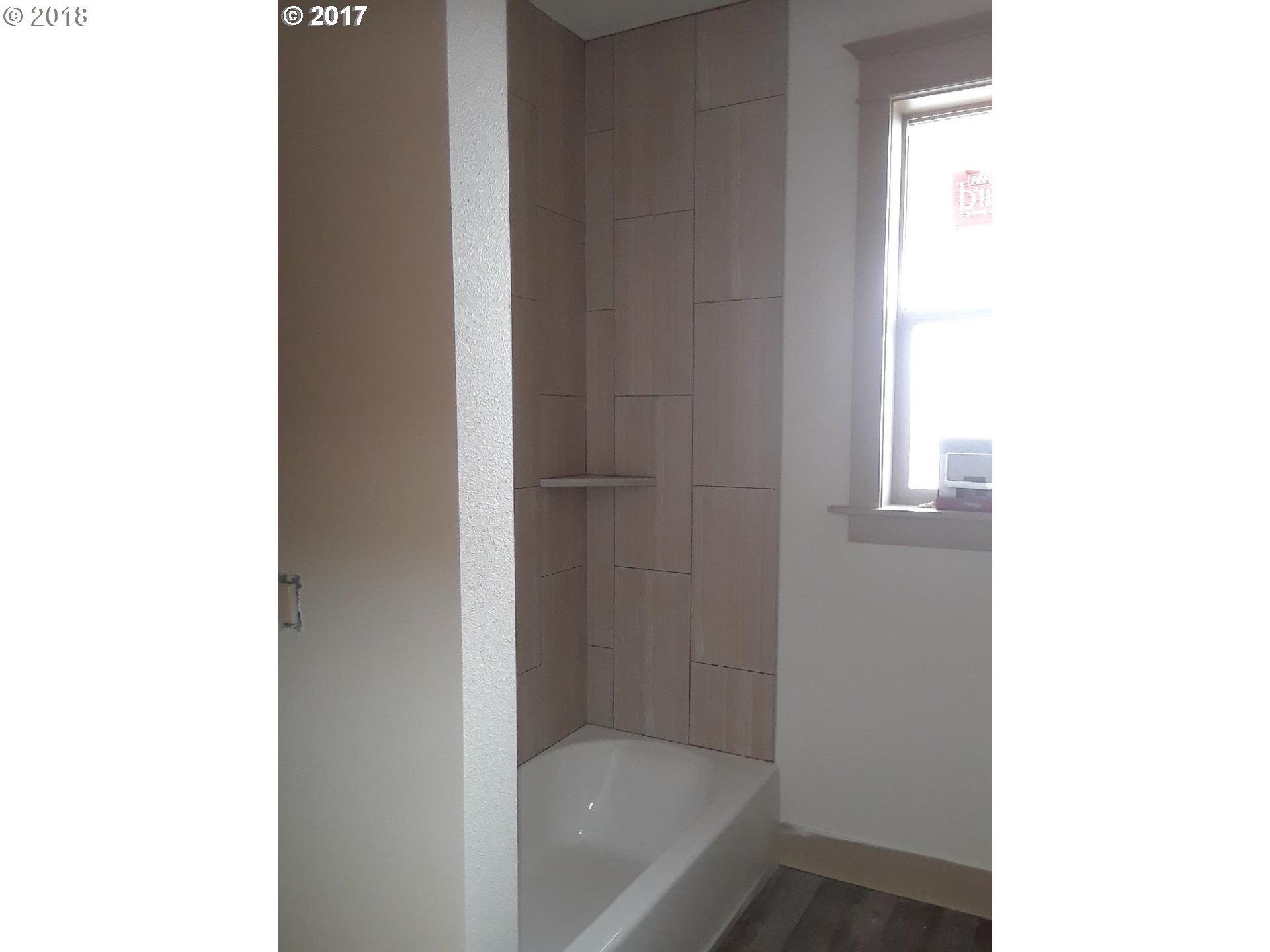 2480 Gable Road St. Helens, OR 97051 - Photo 16 of 25 Bathroom