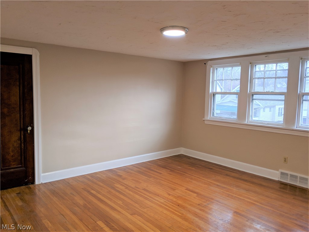 3360 Berea Road Cleveland, OH 44111 - Photo 9 of 13 Mater Bedroom