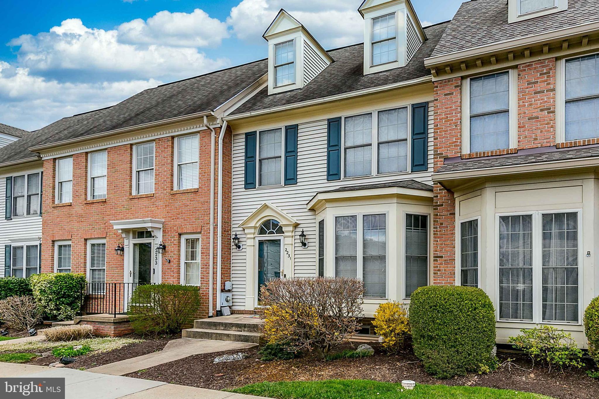 Worman's Mill townhouse with detached garage