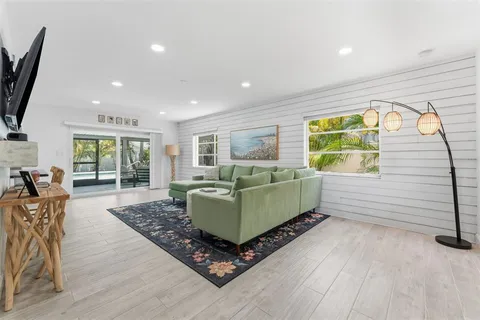 $714,999 | 2701 67th Way North, St. Petersburg, FL 33710