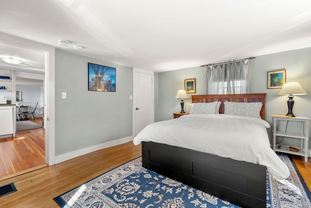 40 R Prospect Street, Unit 3 Marblehead, MA 01945 - Photo 17 of 34
