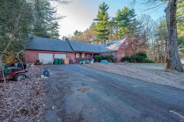 $534,000 | 1 Exeter Road, Kingston, NH 03848