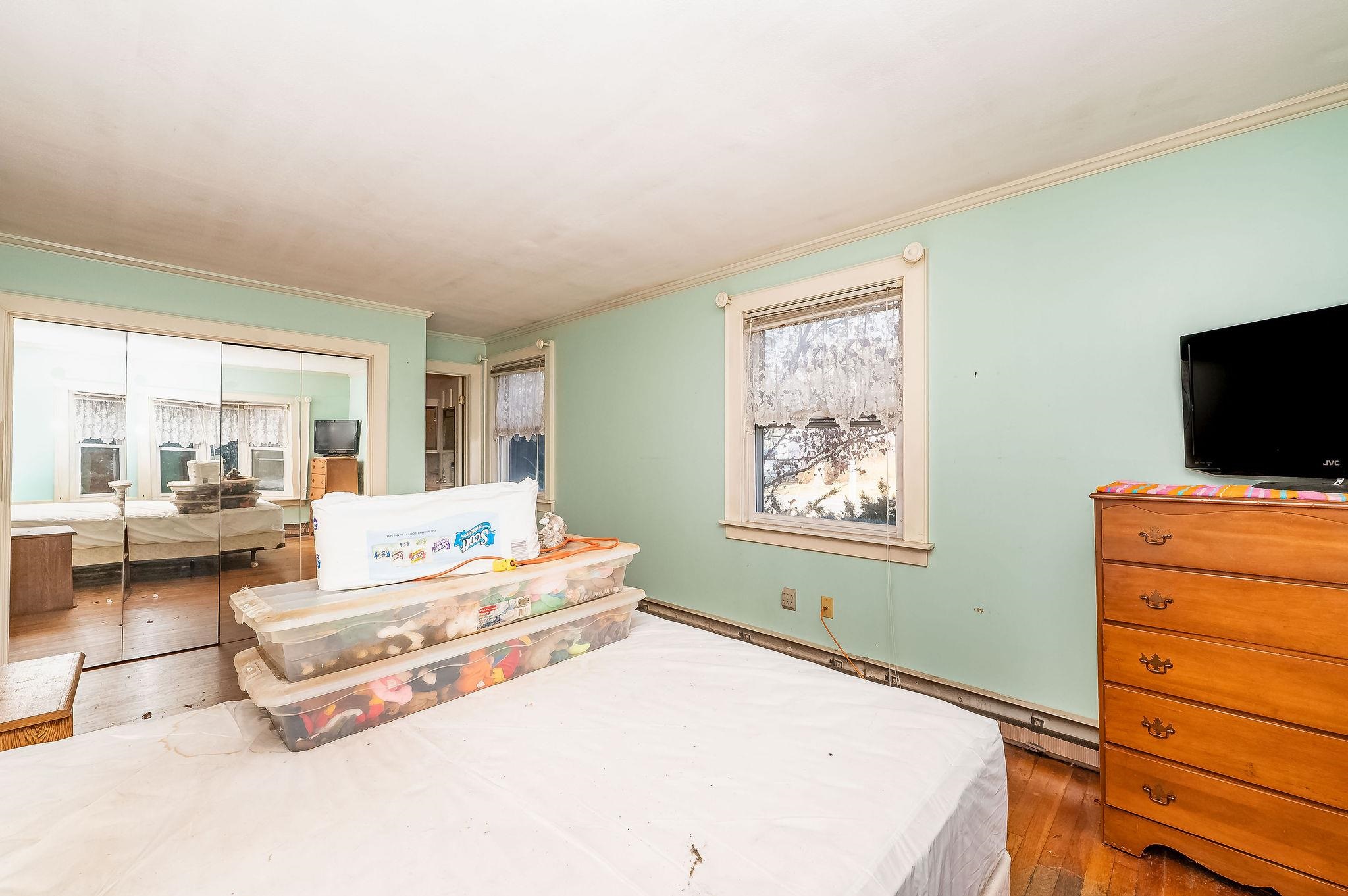 1 Exeter Road Kingston, NH 03848 - Photo 13 of 47