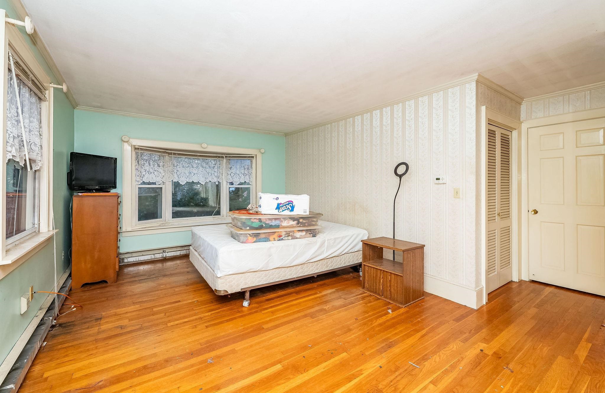 1 Exeter Road Kingston, NH 03848 - Photo 15 of 47