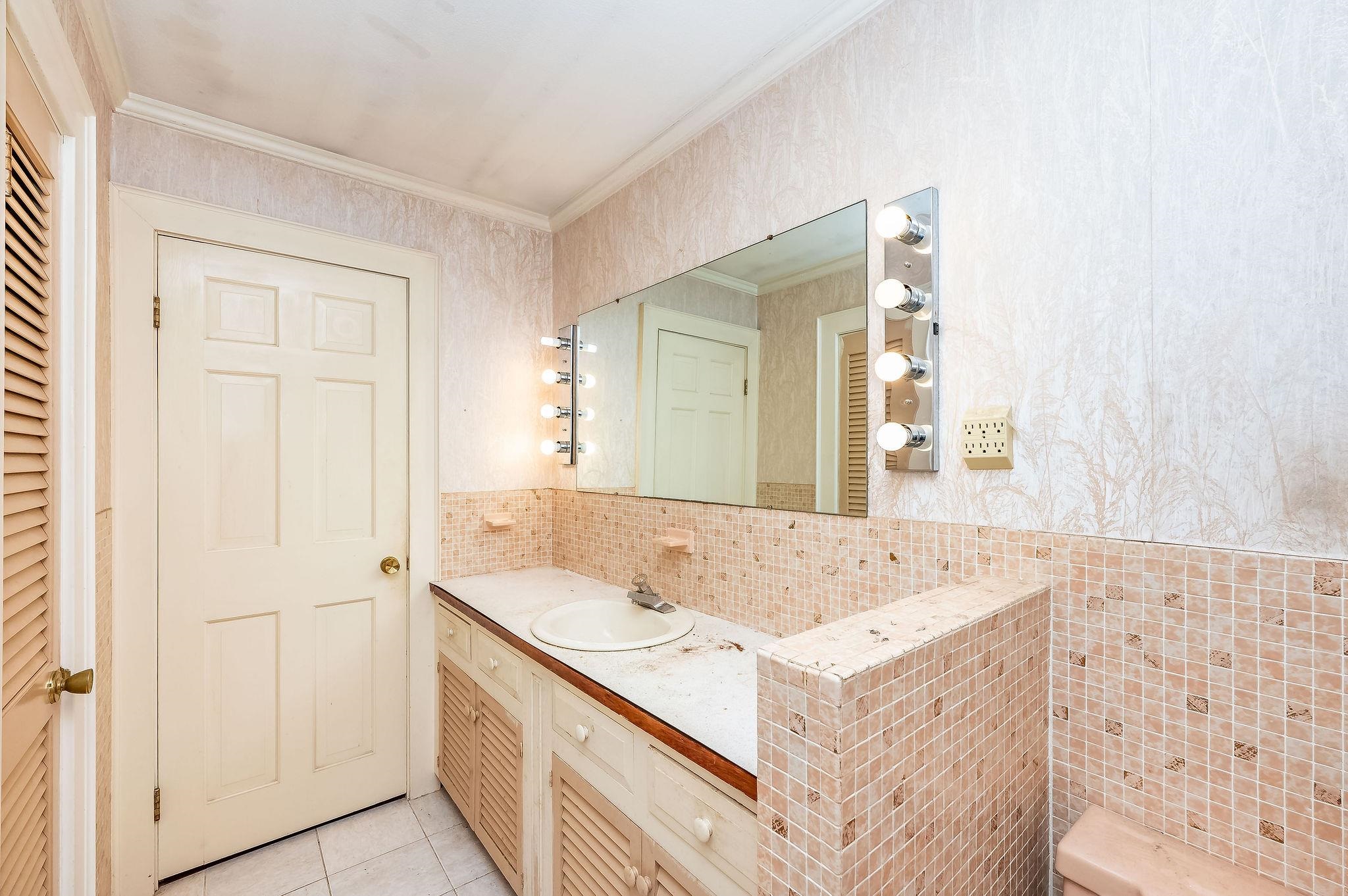 1 Exeter Road Kingston, NH 03848 - Photo 24 of 47