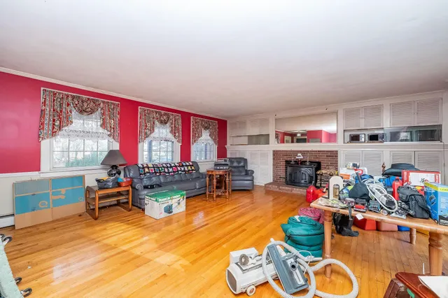 $545,000 | 1 Exeter Road, Kingston, NH 03848