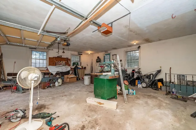 $545,000 | 1 Exeter Road, Kingston, NH 03848