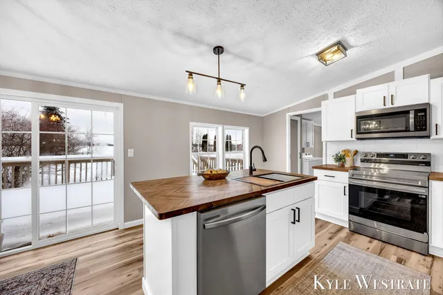 $239,900 | 1019 Vining Road, Greenville, MI 48838