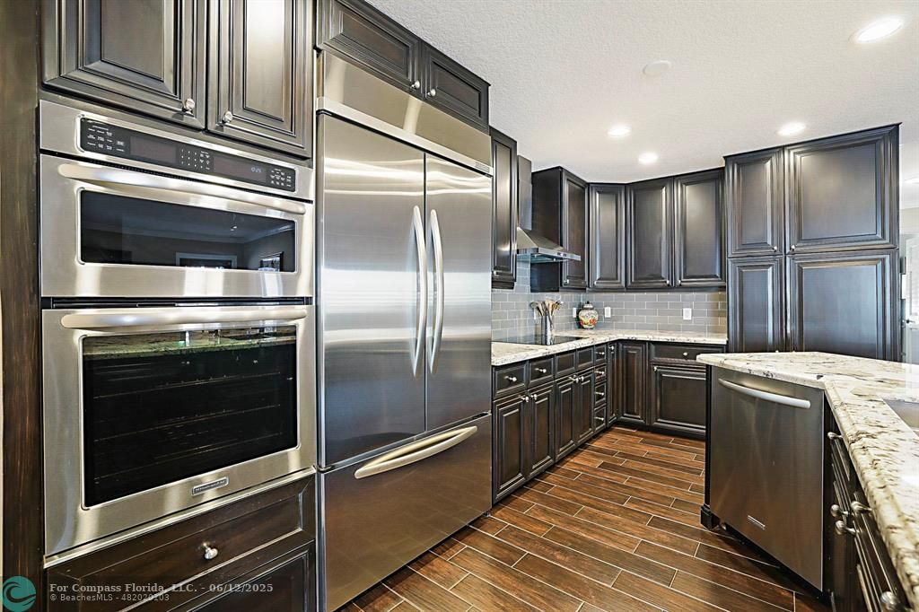 2743 Northeast 28th Court, Unit 3 Lighthouse Point, FL 33064 - Photo 13 of 56