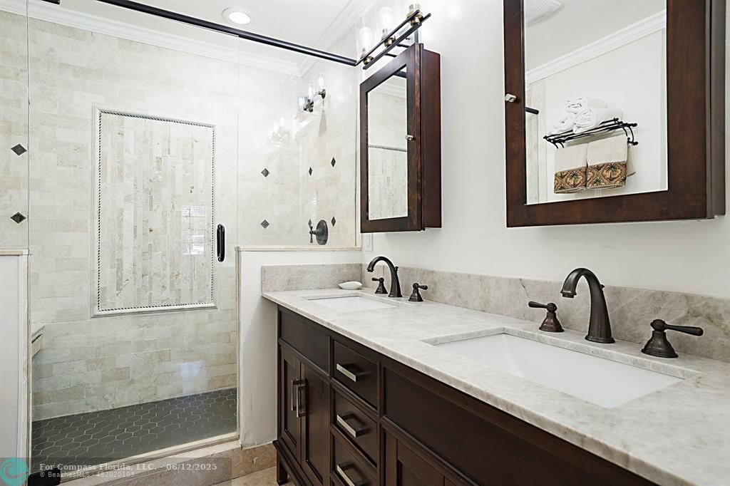 2743 Northeast 28th Court, Unit 3 Lighthouse Point, FL 33064 - Photo 25 of 56