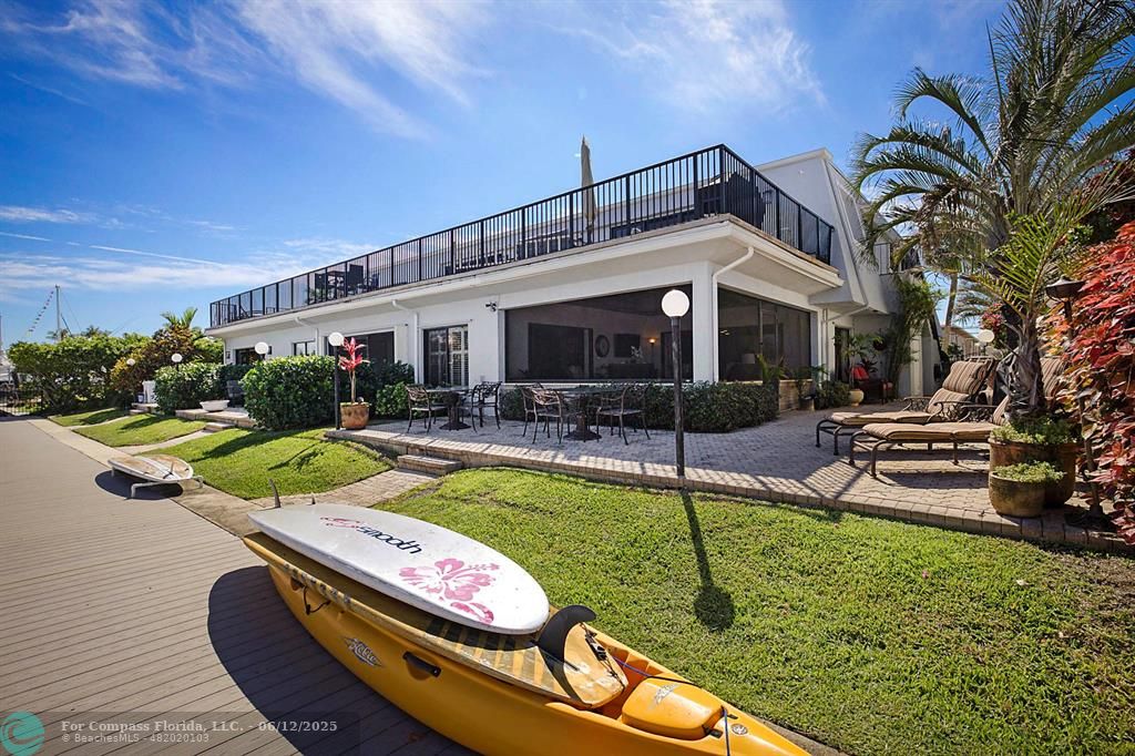 2743 Northeast 28th Court, Unit 3 Lighthouse Point, FL 33064 - Photo 40 of 56