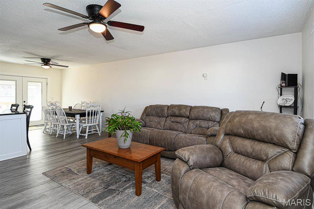 5408 Gloucester Road High Ridge, MO 63049 - Photo 4 of 29