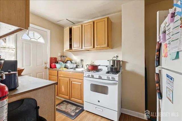 $318,500 | 184 Lawrence Street, New Brunswick, NJ 08901