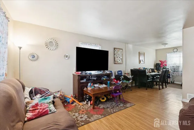 $318,500 | 184 Lawrence Street, New Brunswick, NJ 08901