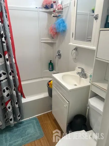 $318,500 | 184 Lawrence Street, New Brunswick, NJ 08901