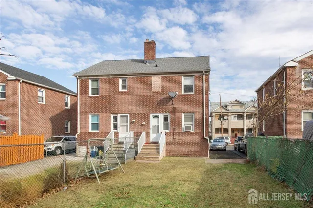 $318,500 | 184 Lawrence Street, New Brunswick, NJ 08901