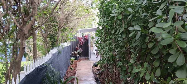 $1,500 | 6761 Branch Street, Unit 1, Hollywood, FL 33024