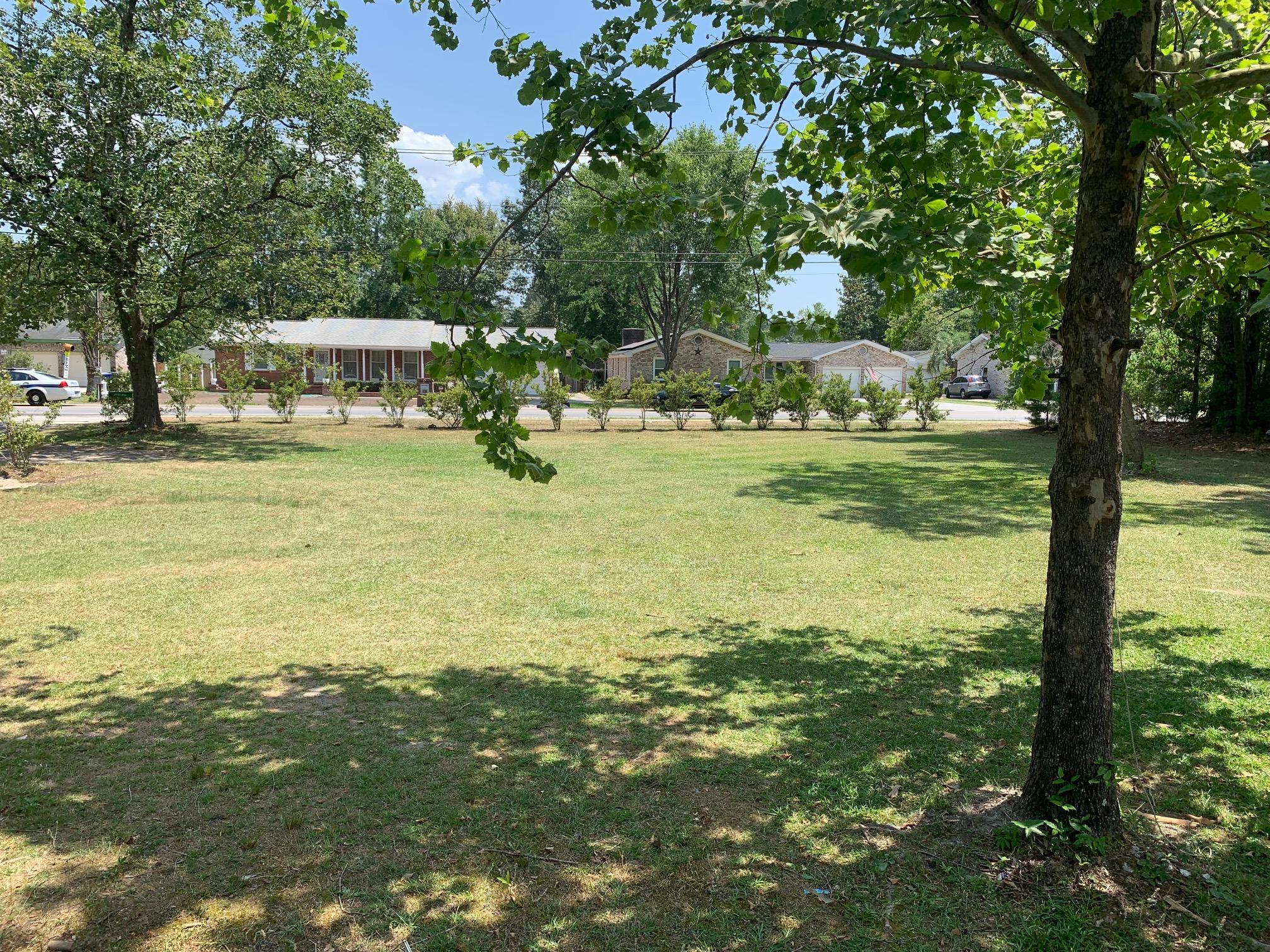 2416 Otranto Road North Charleston, SC 29406 - Photo 3 of 16 IMG_1528
