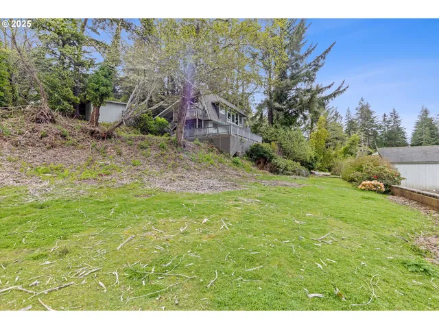 $889,000 | 2871 Northeast East Devils Lake Road, Otis, OR 97368