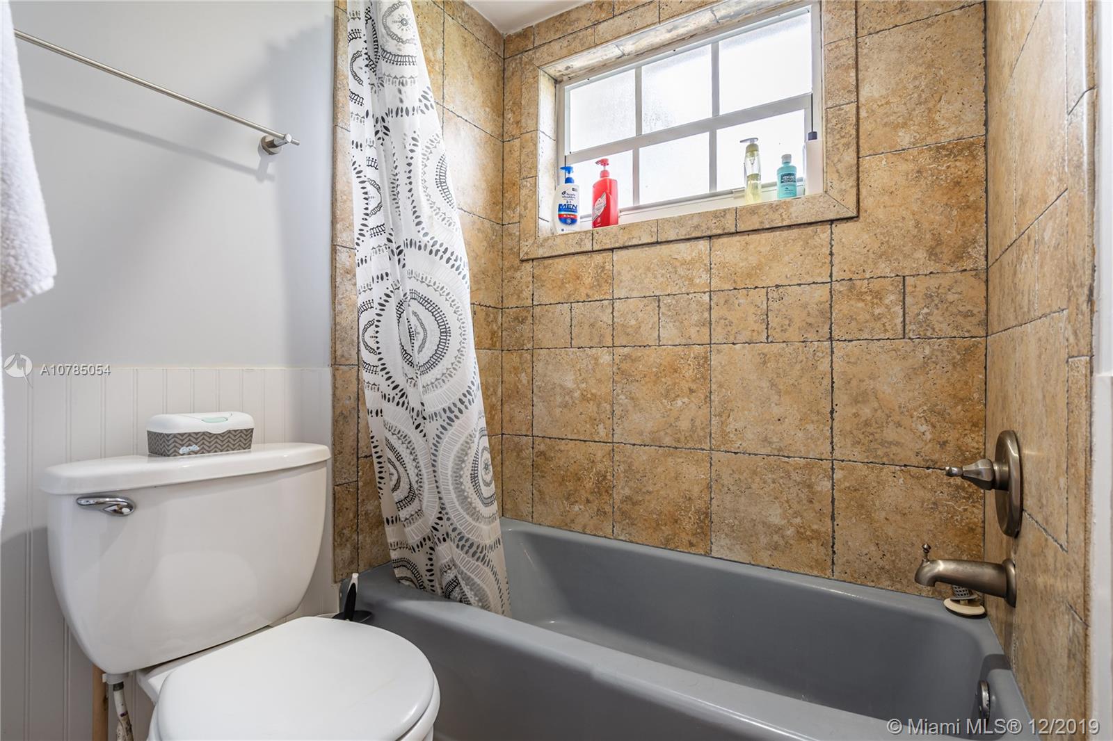 6342 Southwest 23rd Street Miami, FL 33155 - Photo 23 of 37 bathroon