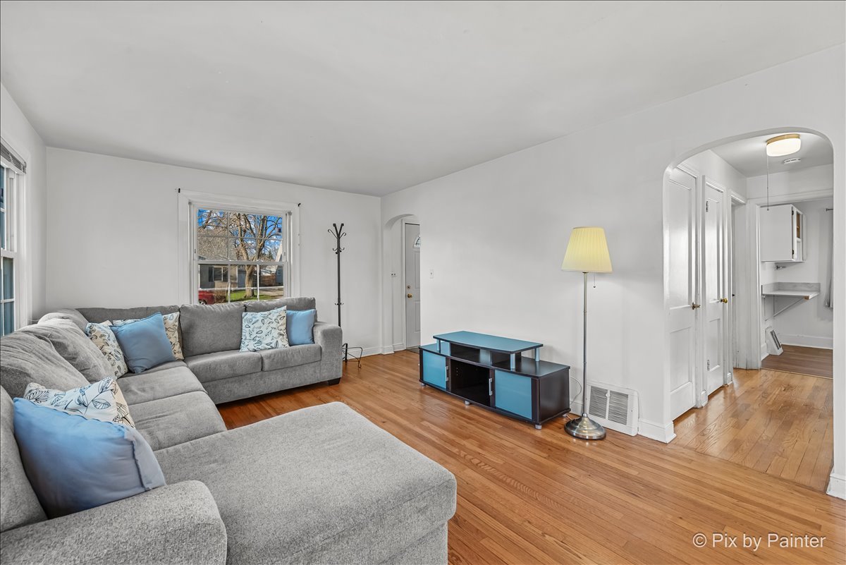 375 South Edison Avenue Elgin, IL 60123 - Photo 13 of 33