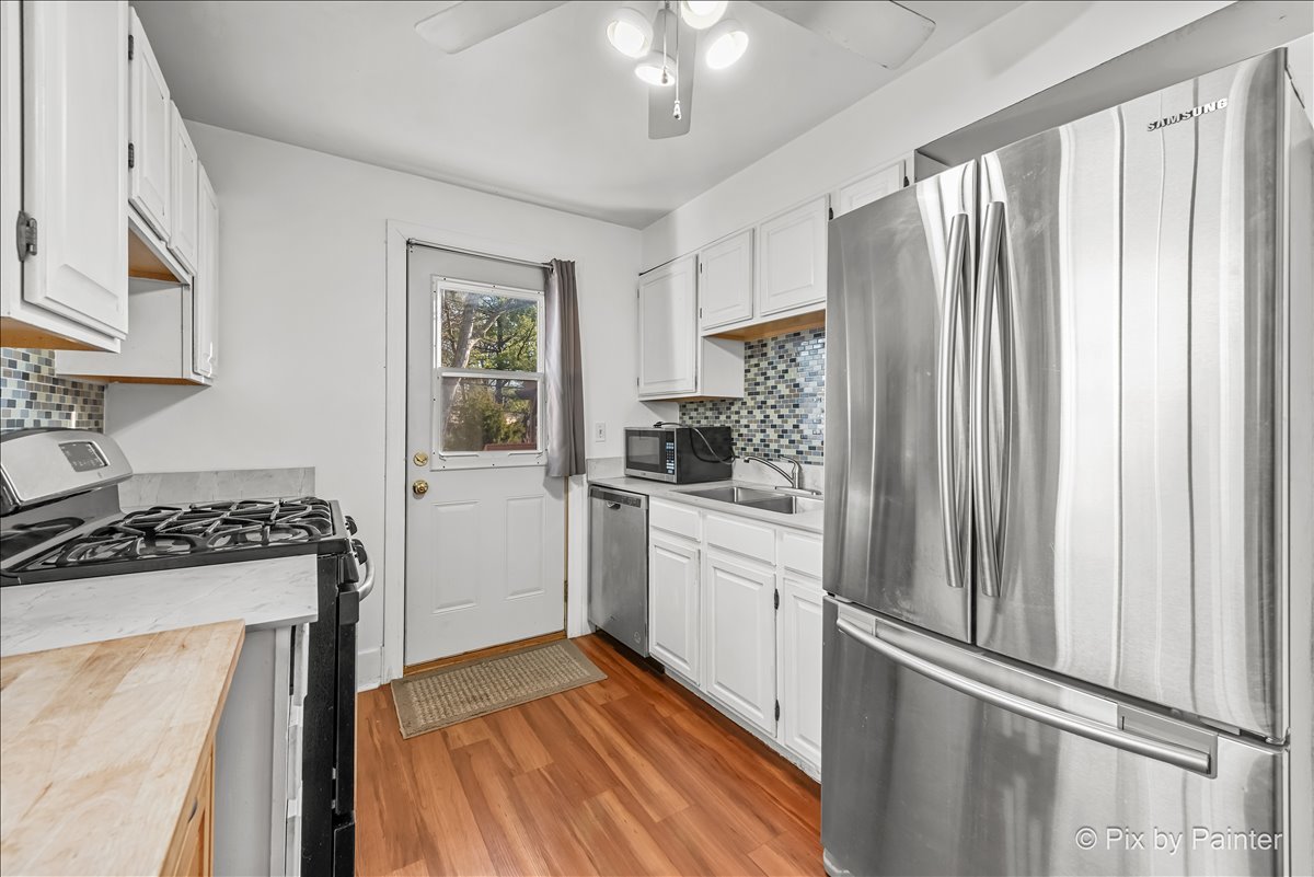 375 South Edison Avenue Elgin, IL 60123 - Photo 17 of 33