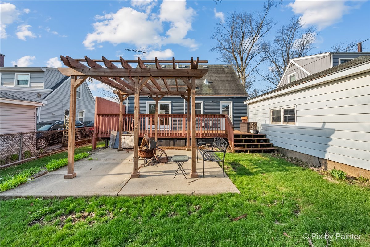 375 South Edison Avenue Elgin, IL 60123 - Photo 8 of 33