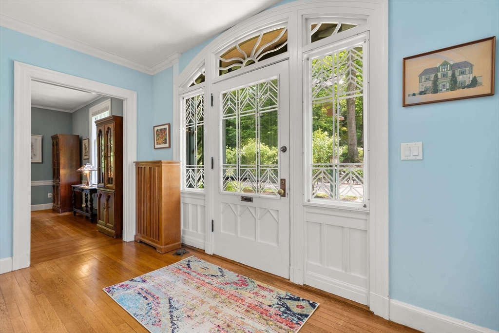 121 Bishopsgate Road Newton, MA 02459 - Photo 4 of 34 a view of a hallway with interior of the house