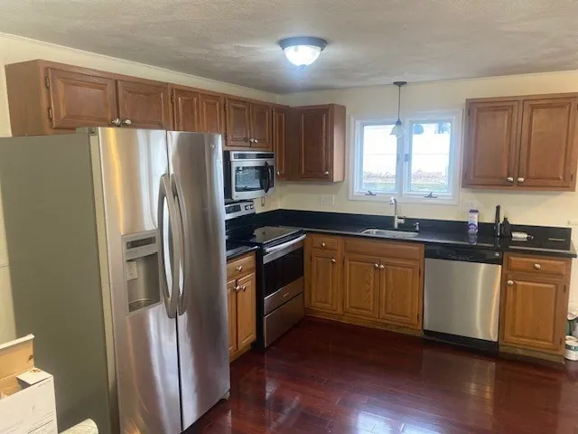 $2,800 | 32 Jennifer Lane, Unit 2, Peabody, MA 01960